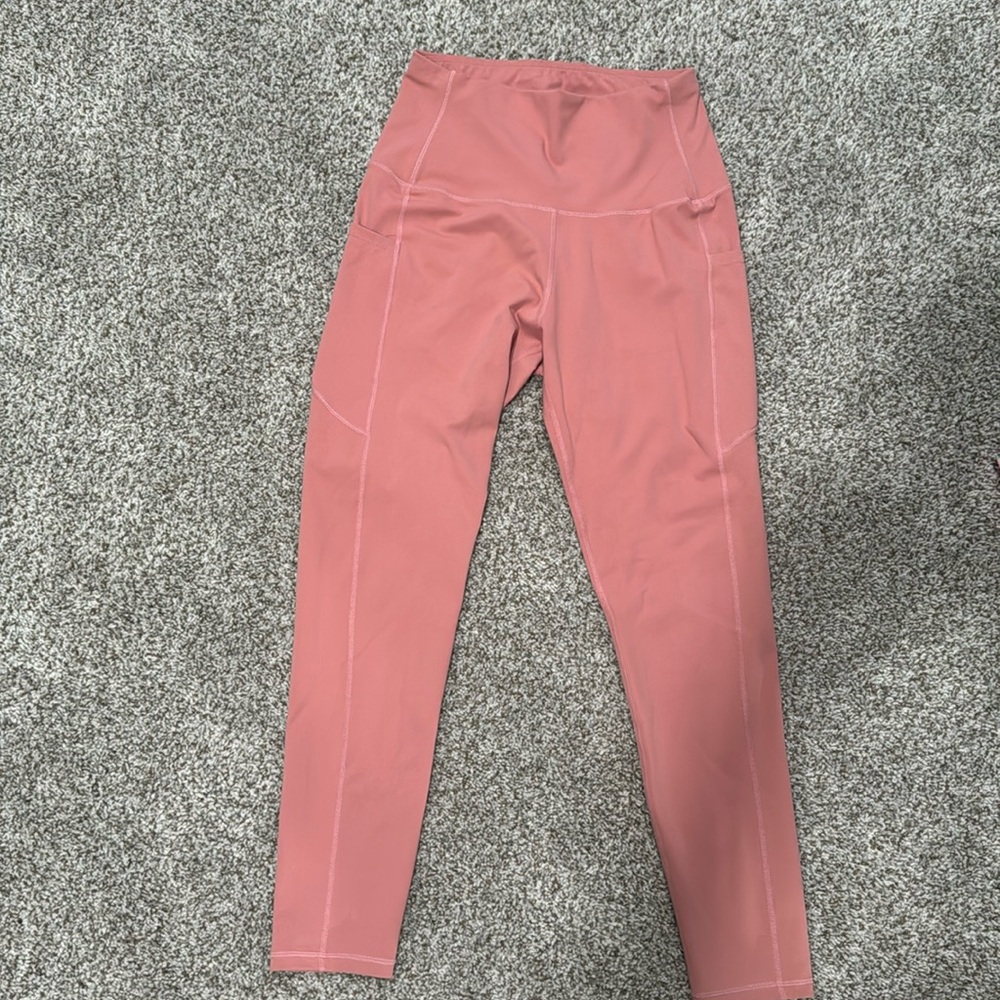 Fabletics Leggings, never worn, With pockets!!!